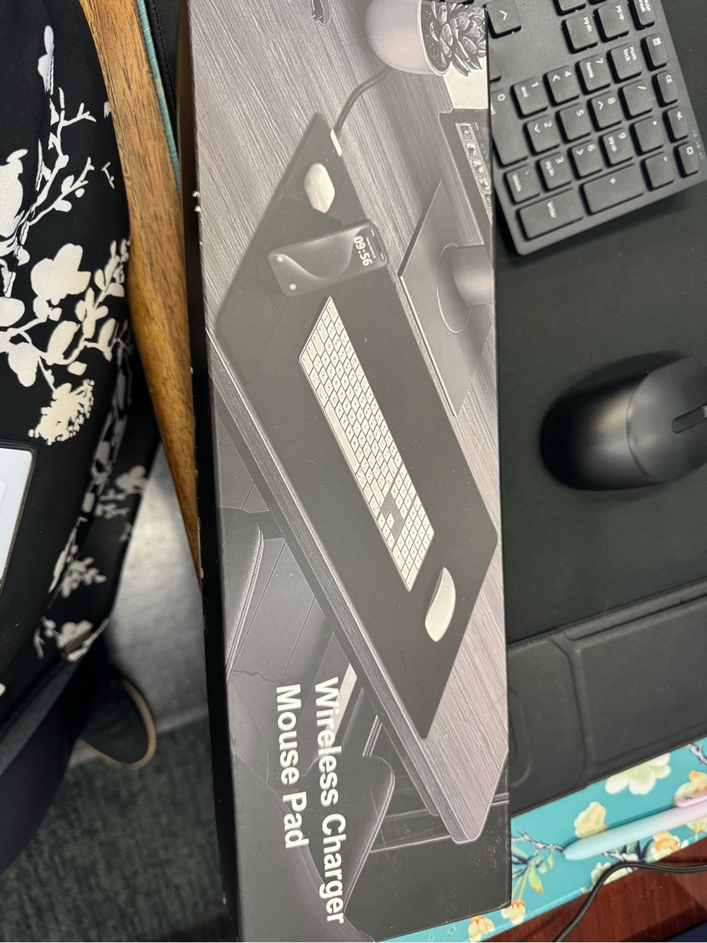 Wireless Charging Desk Pad with Mouse Mat - Black